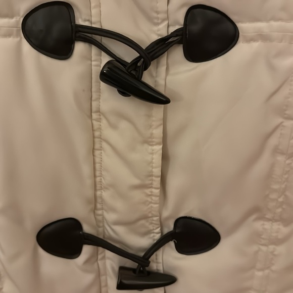 Ivory Vest - Picture 2 of 5